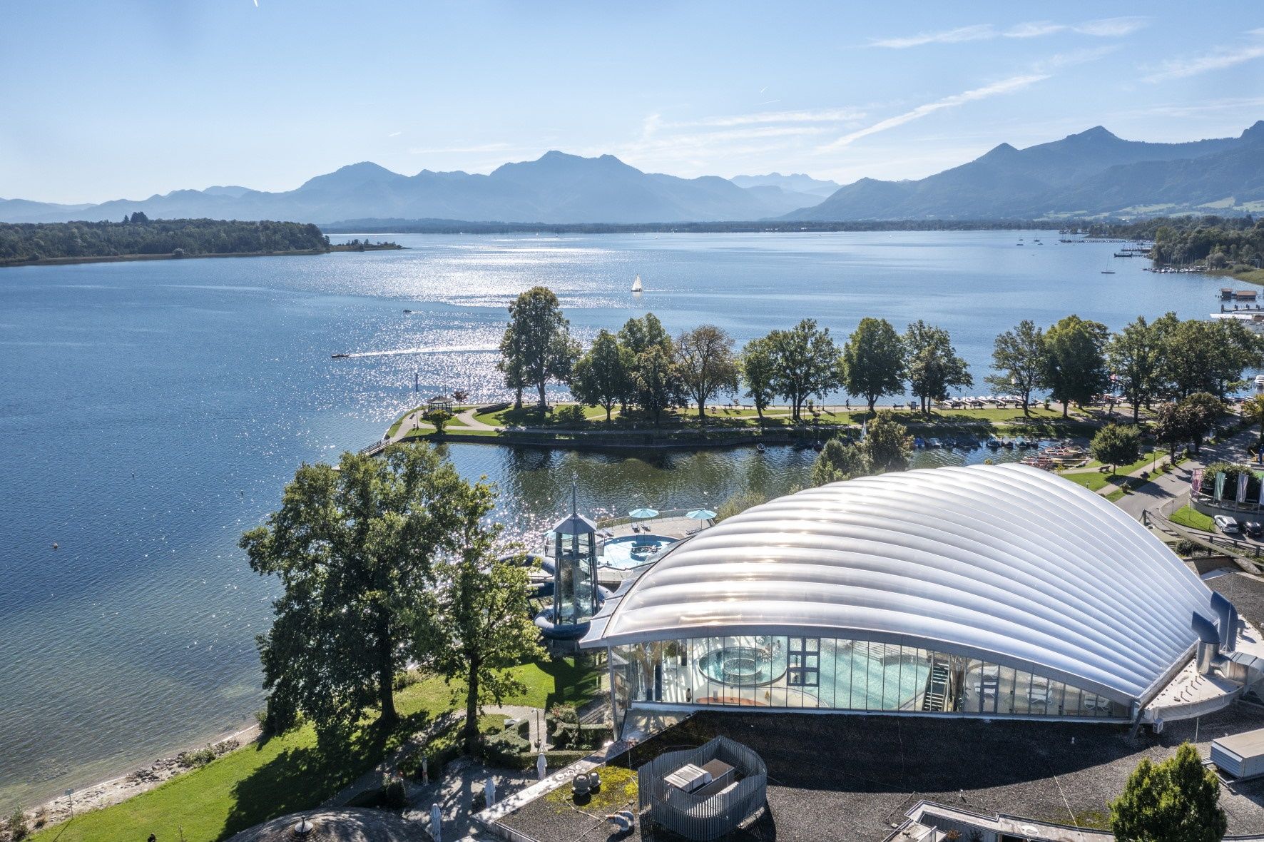 2025-04-21_pressebild_prienavera_erlebnisbad_ostereiersuche_c-chiemsee_marina_gmbh-wingmen_media.jpg
