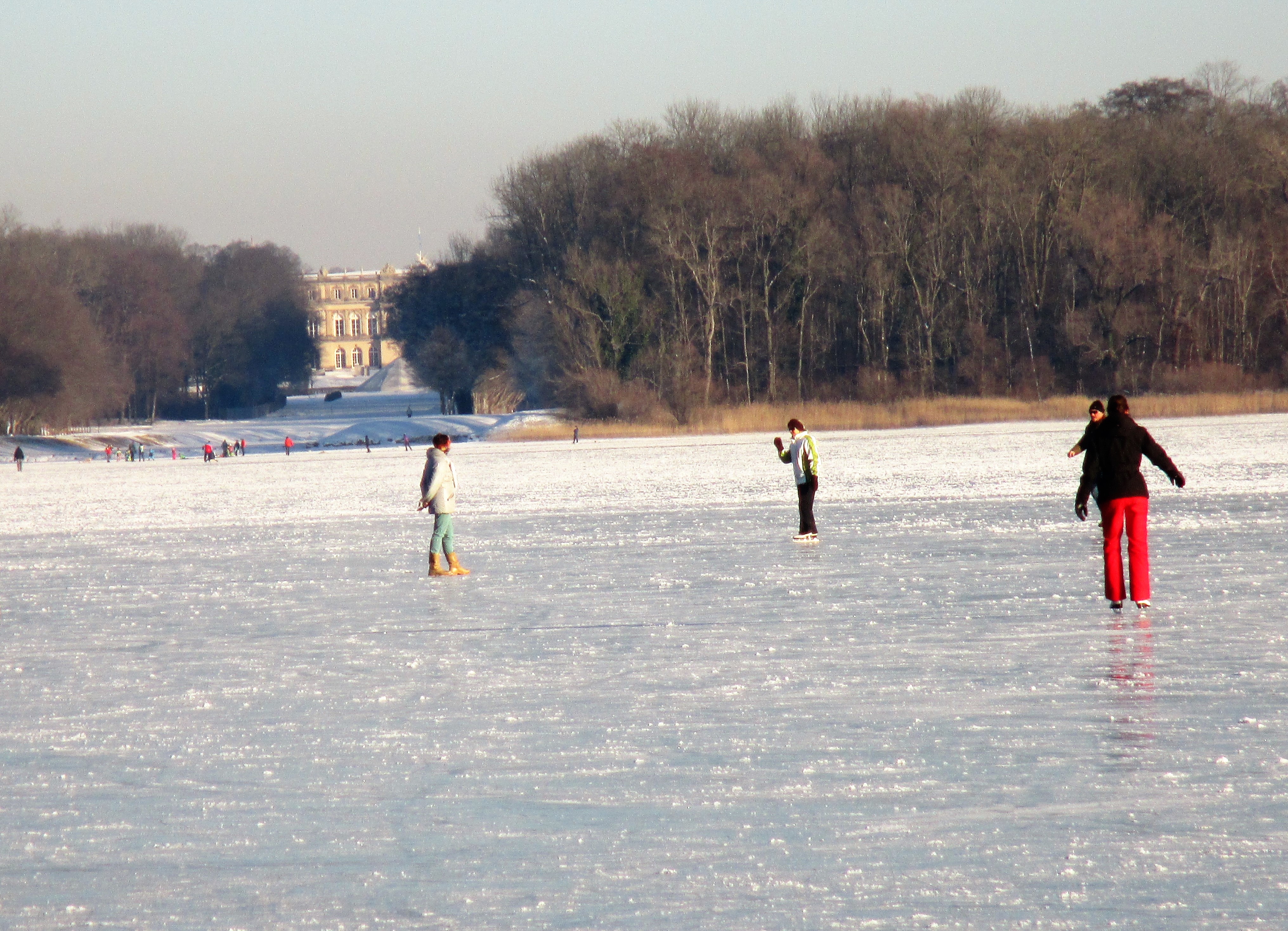 27.januar_auf_dem_eis_mit_schloss.jpg