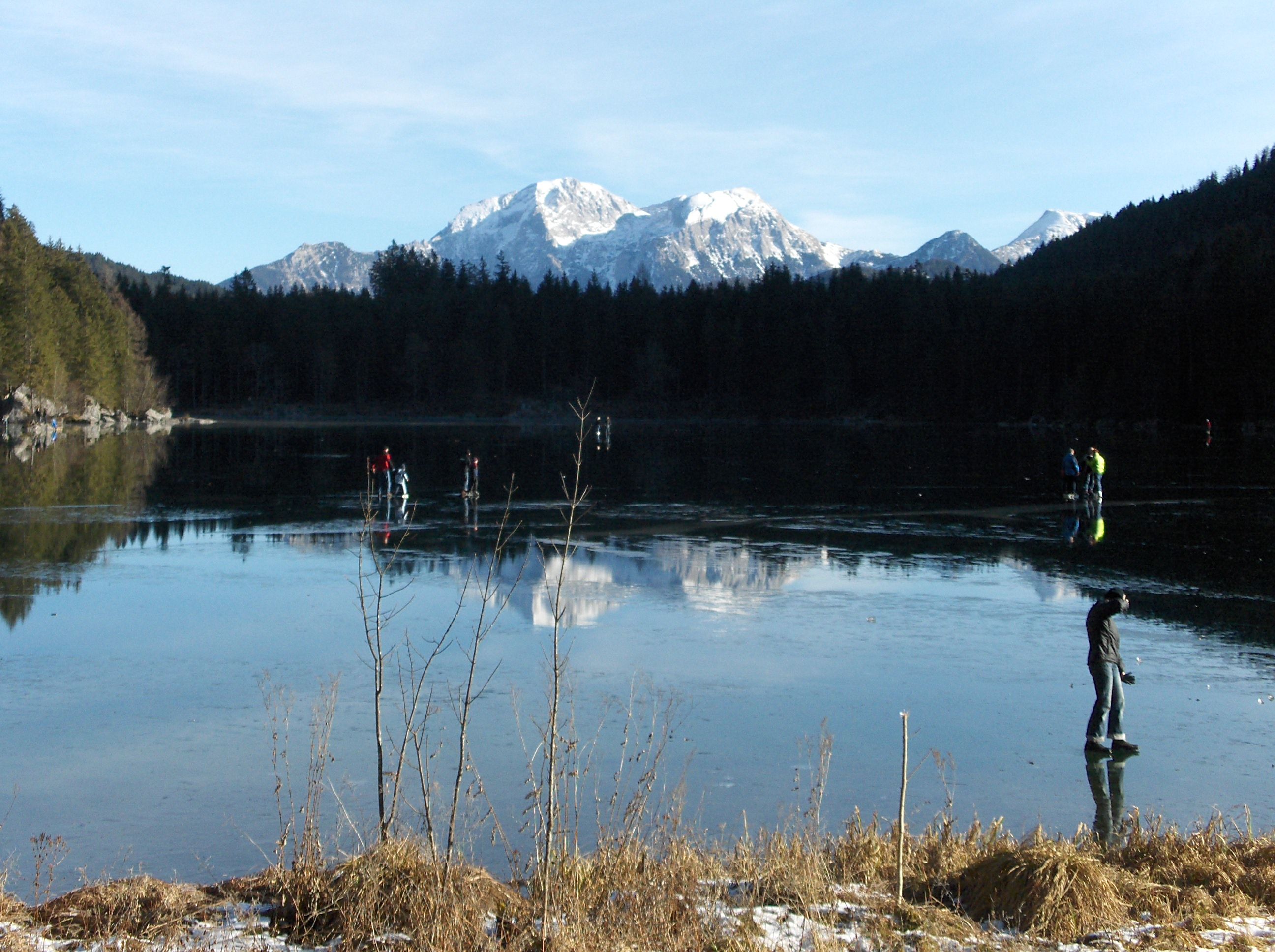 hintersee_vereist_vor_goell_und_brett.jpg
